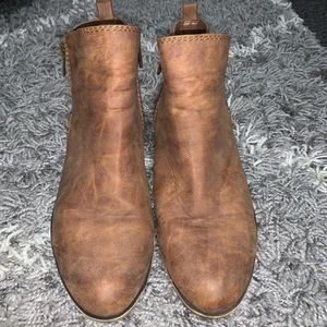 brown leather madden girl ankle booties W 9